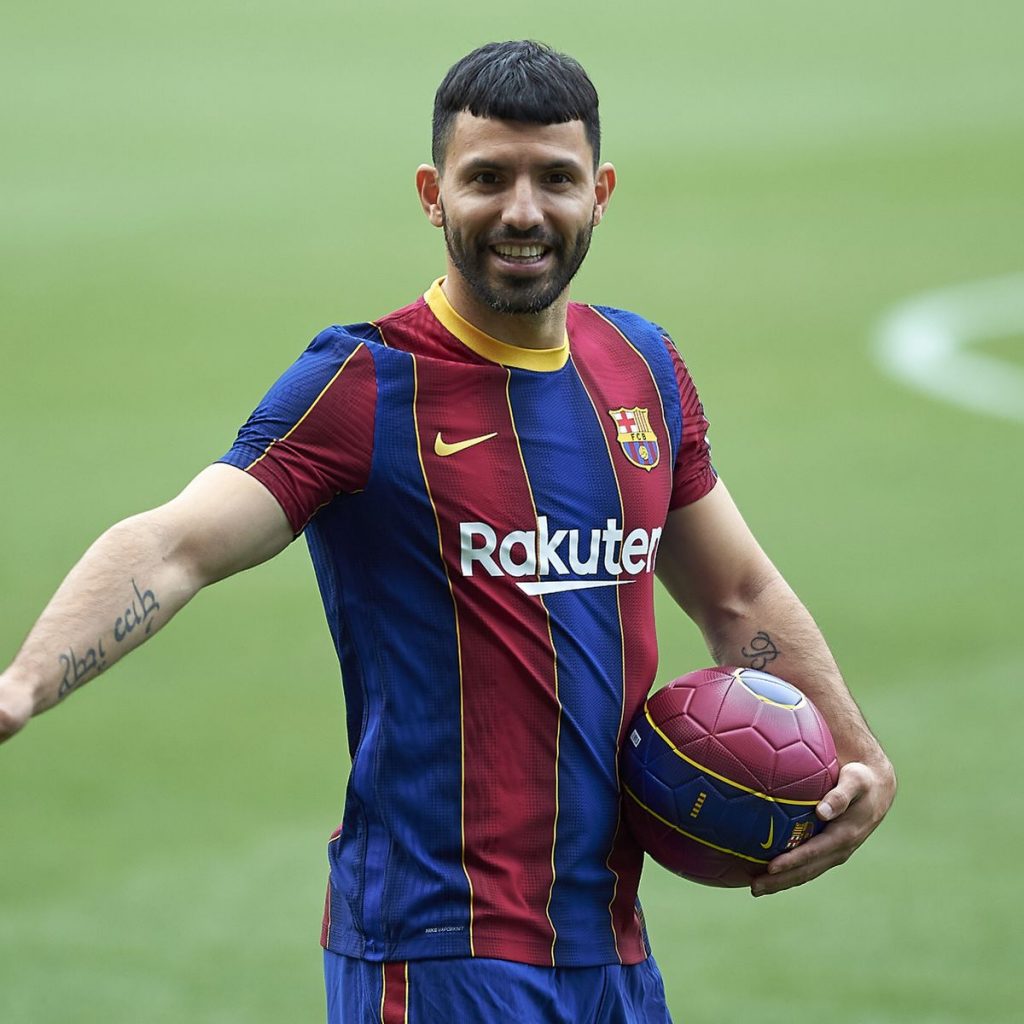 Sergio Agüero con la Camiseta del Barcelona