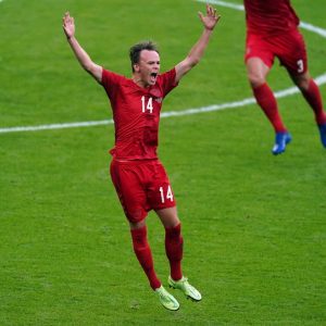 Copa Europea-Inglaterra vence a Dinamarca para entrar en la final