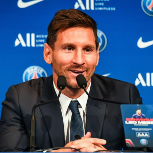 Messi en la conferencia del Paris Saint-Germain