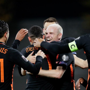 Preliminares mundiales-Holanda 1-0 Letonia gana tres victorias consecutivas