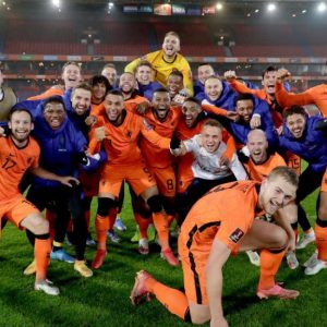 Belwyn pasa, Depay Jiangong, Holanda avanza al Mundial 2-0