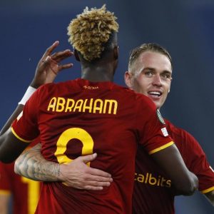 Abraham marcó dos goles, la Roma cuatro goles, gran victoria, clasificación temprana