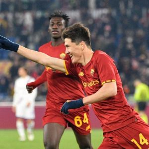 Serie A-Shomurodov marca goles, Roma empata 1-1 en casa