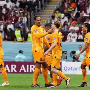 Mundial: Holanda 2-0 Qatar avanza